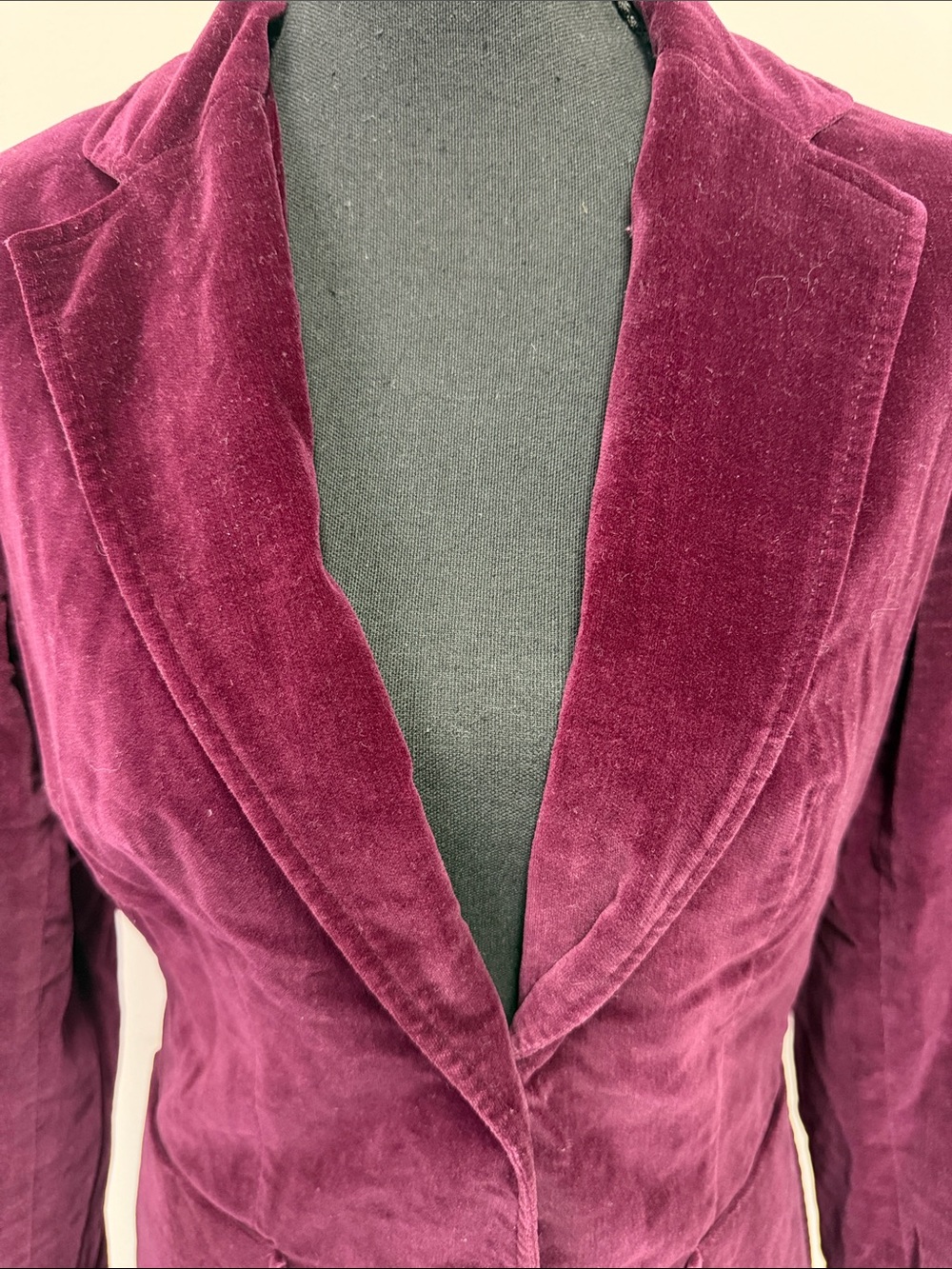 Merci Jr. Vintage Women's Velvet Blazer - Picture 3 of 15
